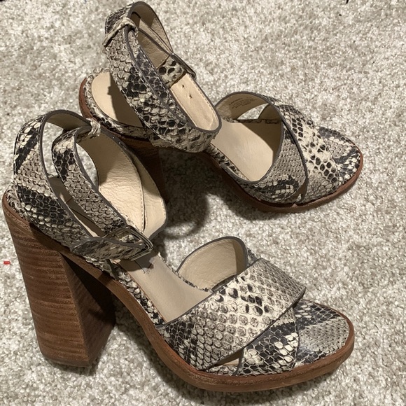 Steve Madden Snake Heels - Picture 1 of 1